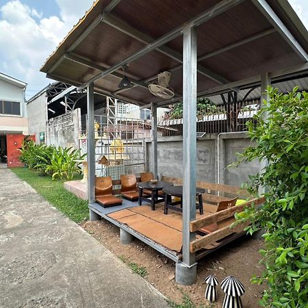 Baan Ma Feung Guesthouse Kanchanaburi Ngoại thất bức ảnh