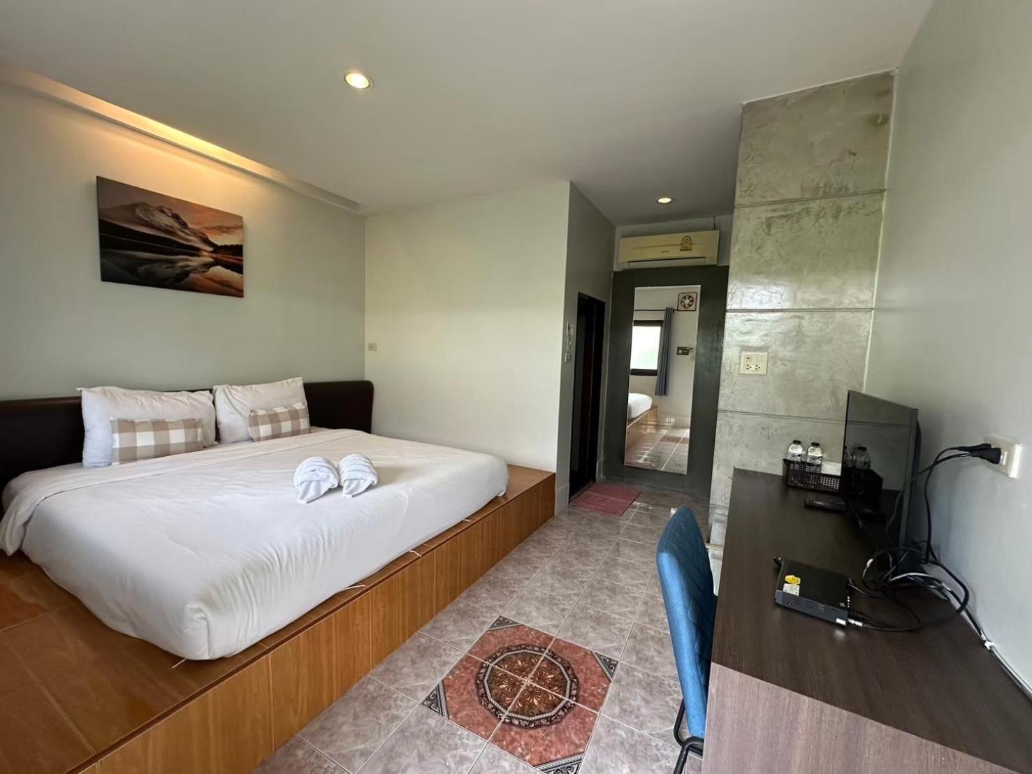 Baan Ma Feung Guesthouse Kanchanaburi Ngoại thất bức ảnh