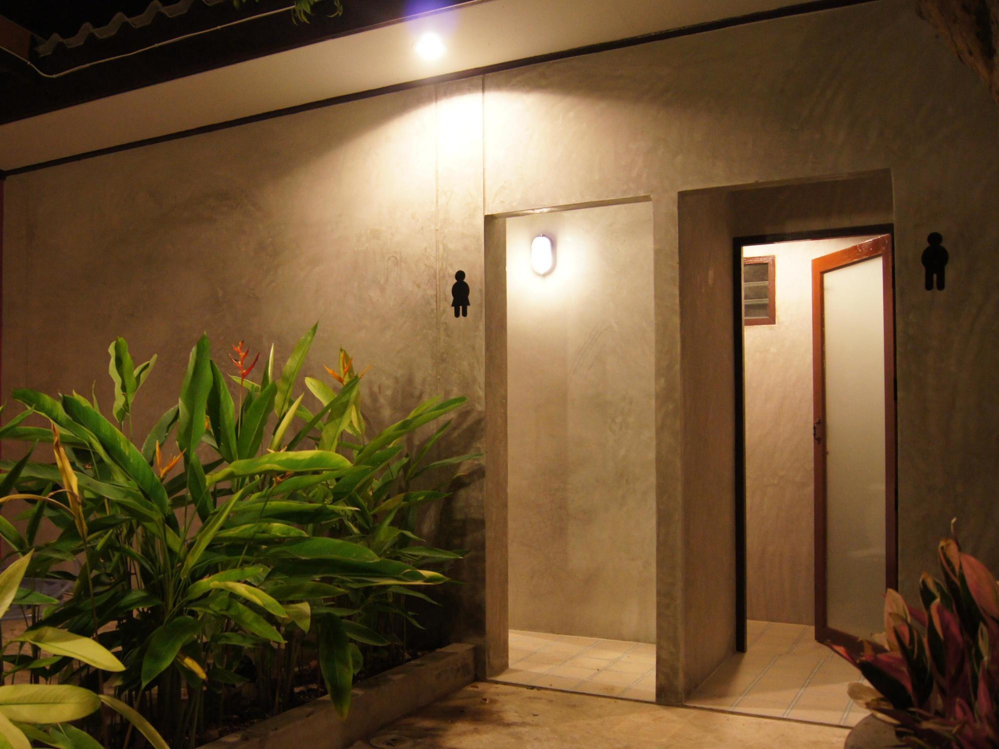 Baan Ma Feung Guesthouse Kanchanaburi Ngoại thất bức ảnh