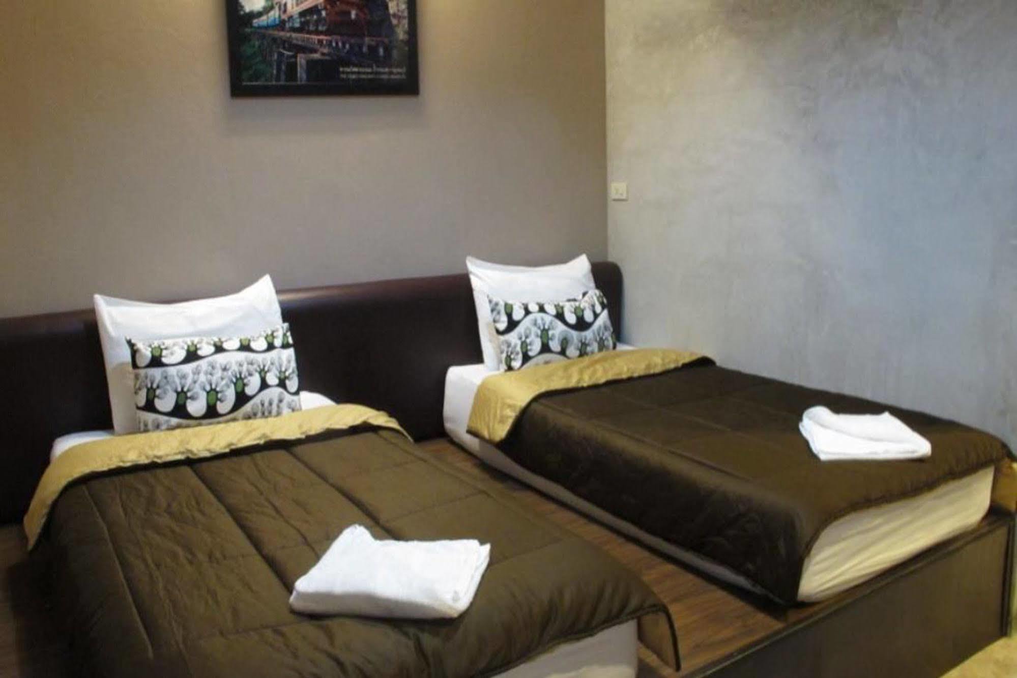 Baan Ma Feung Guesthouse Kanchanaburi Ngoại thất bức ảnh
