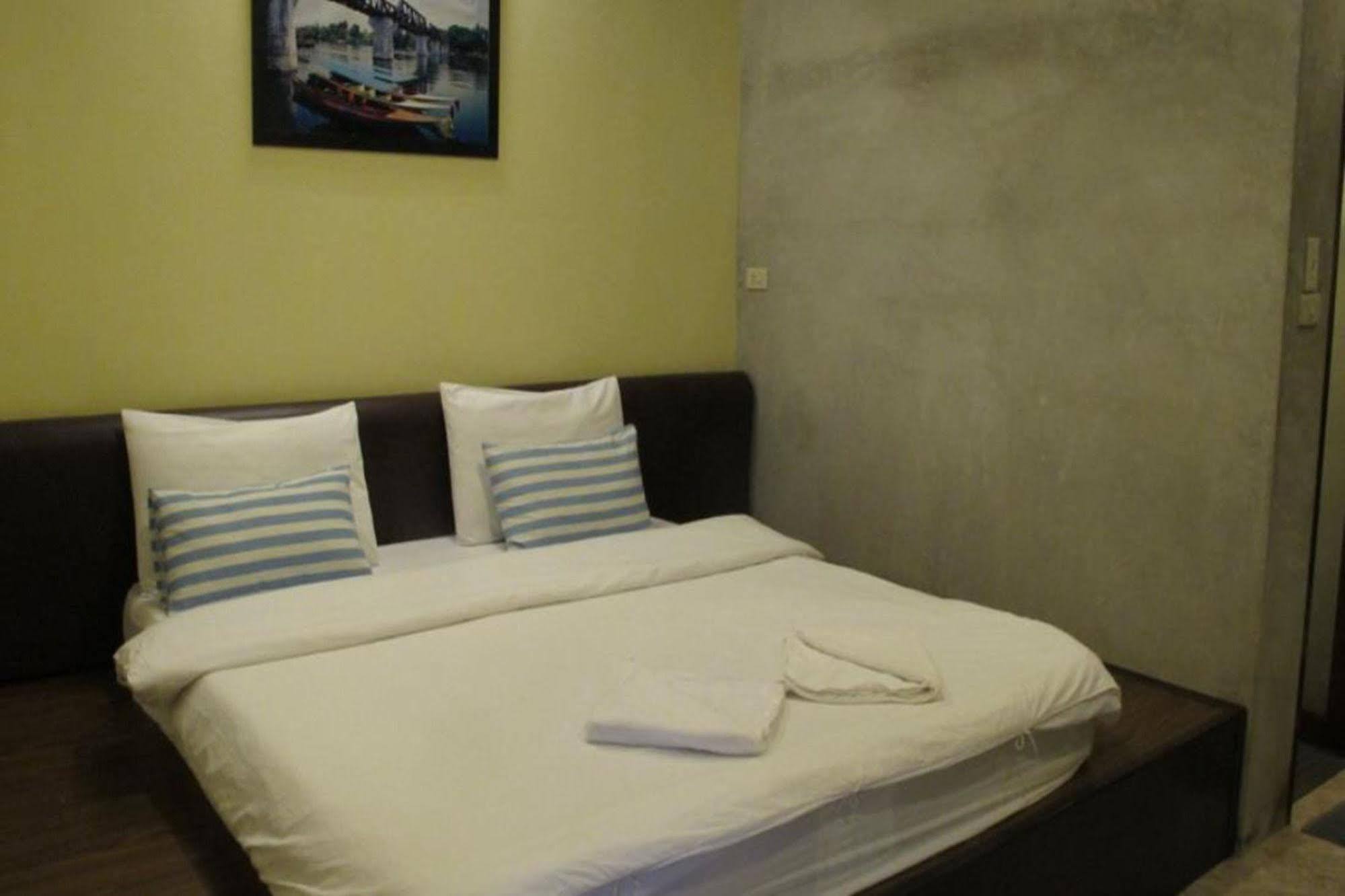 Baan Ma Feung Guesthouse Kanchanaburi Ngoại thất bức ảnh