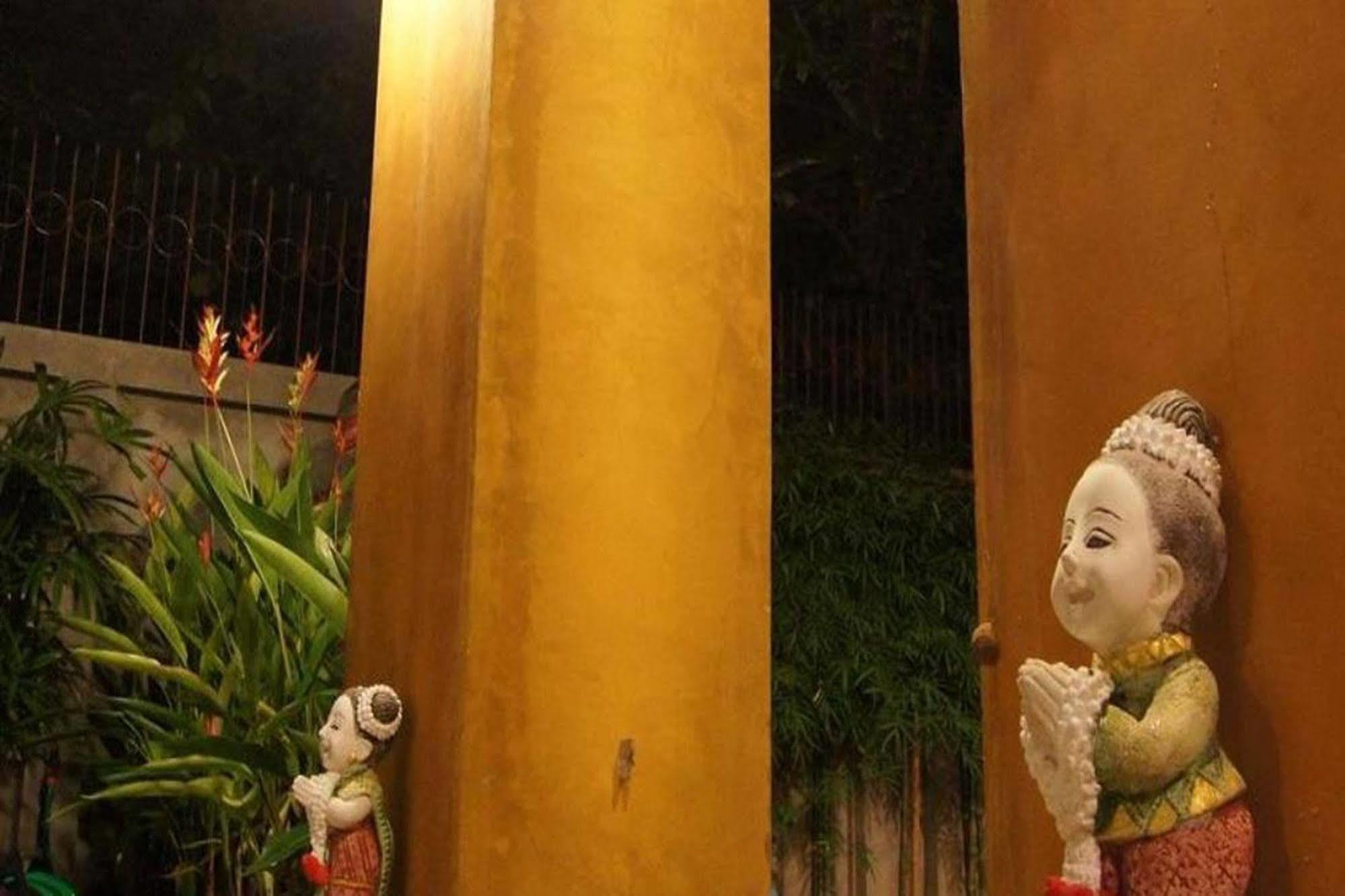 Baan Ma Feung Guesthouse Kanchanaburi Ngoại thất bức ảnh