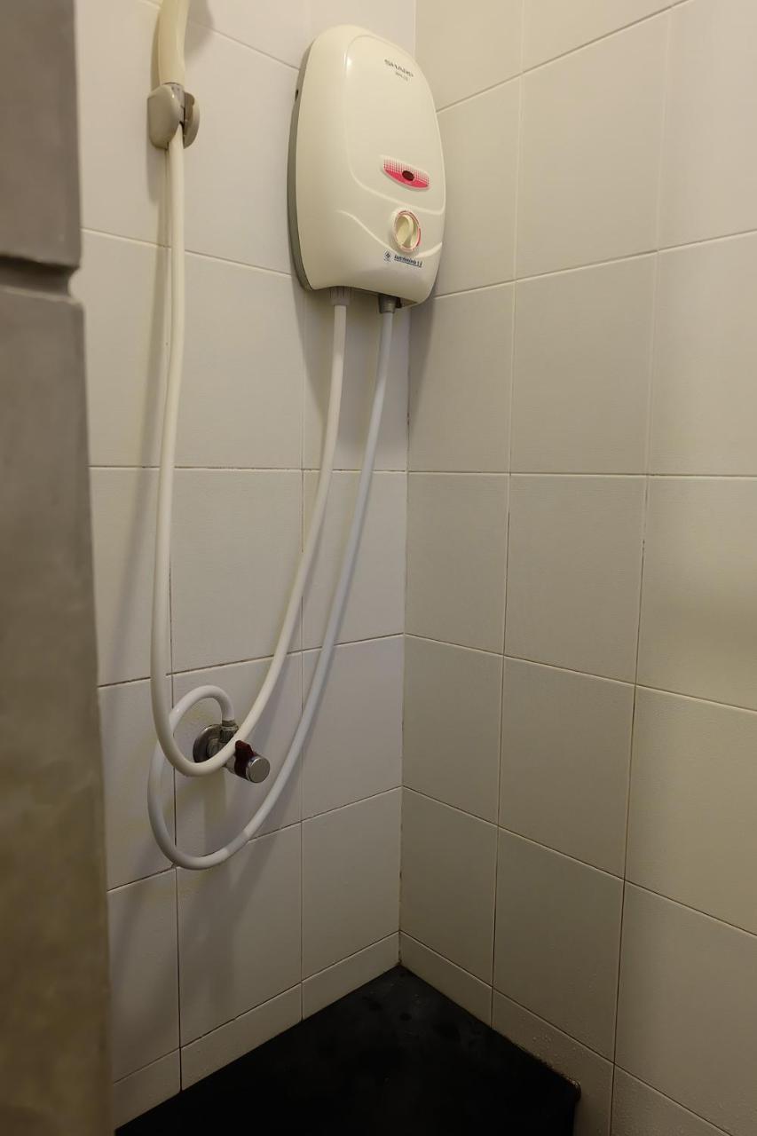 Baan Ma Feung Guesthouse Kanchanaburi Ngoại thất bức ảnh
